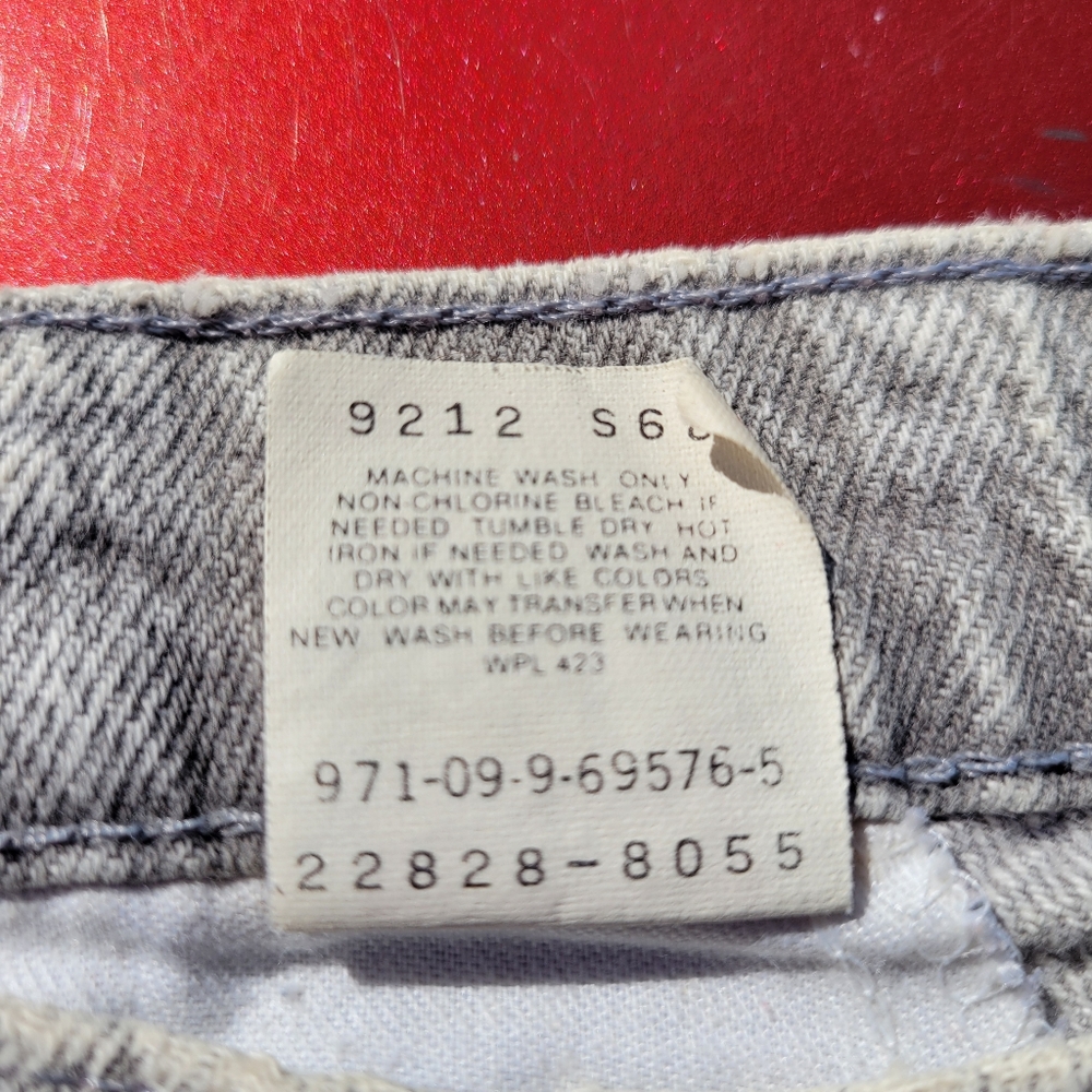 Vintage Levi's silver tab jeans denim 90s 32x32 fits 27 waist x 29 inseam grey